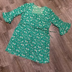 Liberty Love Green and Floral Print Shift Dress Spring St. Patrick’s.  Sz L. EUC